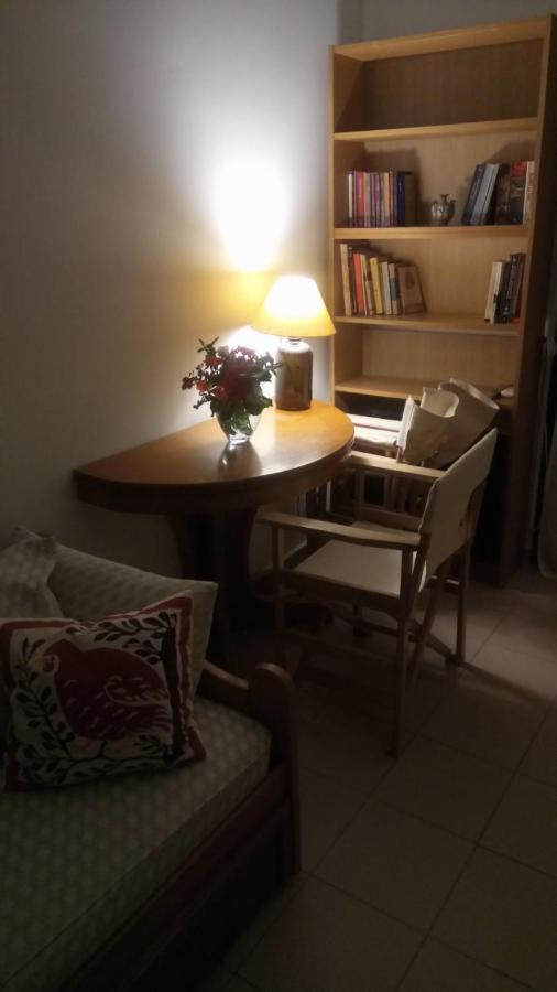 Phoeve Apt-Lovely 1-Br Rental Near The Beach Kalathas Exterior photo