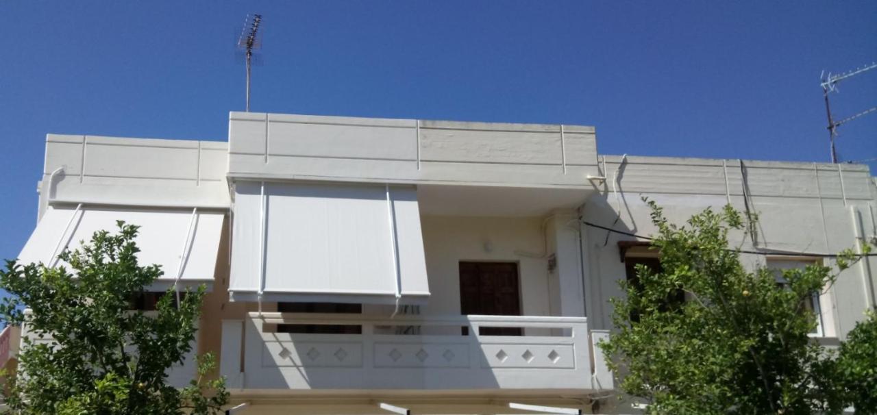Phoeve Apt-Lovely 1-Br Rental Near The Beach Kalathas Exterior photo